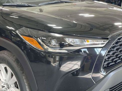 Used 2022 Toyota Corolla Cross LE w/ Moonroof Package image 9
