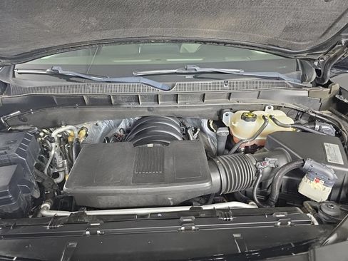 Used 2021 Chevrolet Suburban LT AWD/4WD image 9