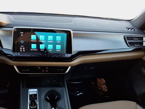 Used 2024 Volkswagen Atlas Cross Sport SE image 13