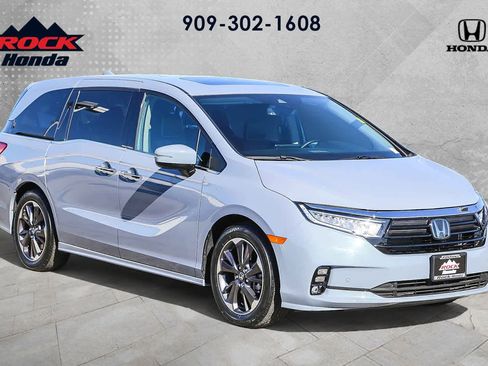 Certified 2023 Honda Odyssey Elite image 3