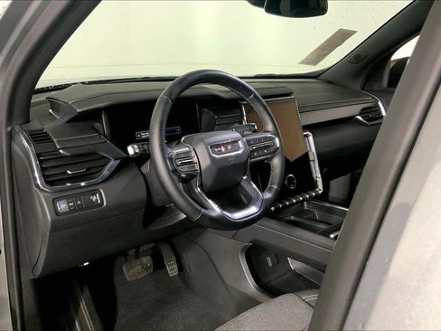 Used 2025 GMC Acadia Elevation FWD image 14