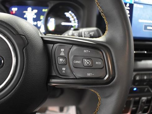 Used 2024 Jeep Wrangler Unlimited AWD/4WD image 34