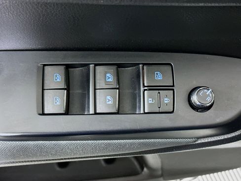 Used 2019 Toyota Highlander LE image 14