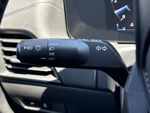 New 2026 Nissan Sentra SV w/ SV Convenience Package FWD image 15