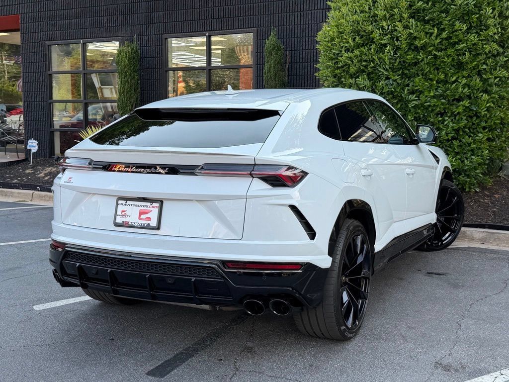 Used 2021 Lamborghini Urus AWD/4WD image 12