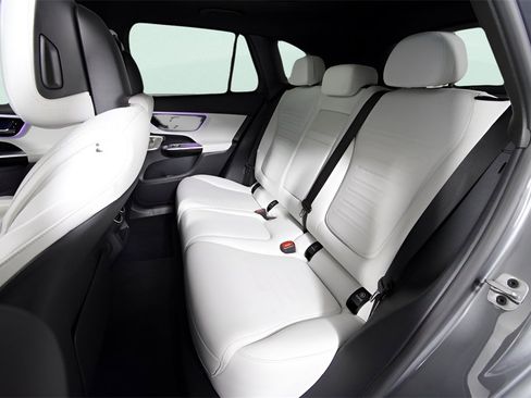 Used 2023 Mercedes-Benz GLC 300 4MATIC image 30