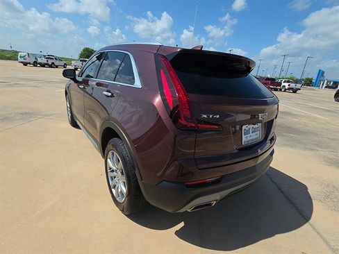 Used 2023 Cadillac XT4 Premium Luxury w/ Technology Package FWD image 8