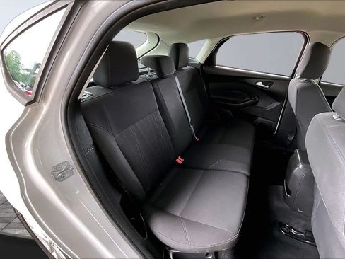 Used 2017 Ford Focus SE FWD image 22