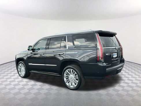 Used 2019 Cadillac Escalade Platinum image 3