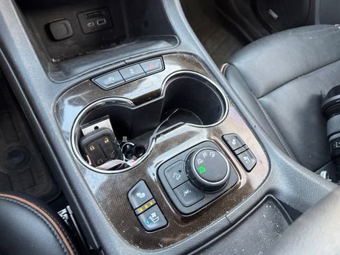 Used 2023 GMC Acadia AT4 w/ Technology Package AWD/4WD image 18