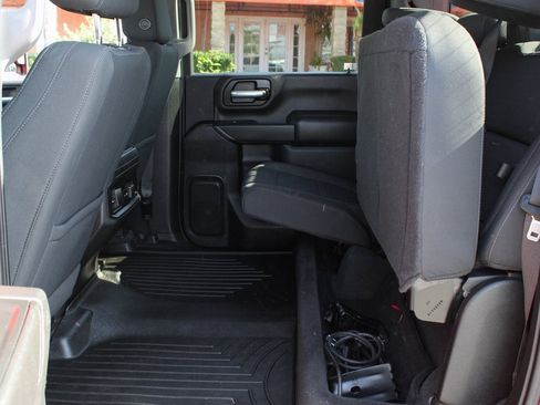 Used 2022 Chevrolet Silverado 2500 LT w/ Convenience Package image 32