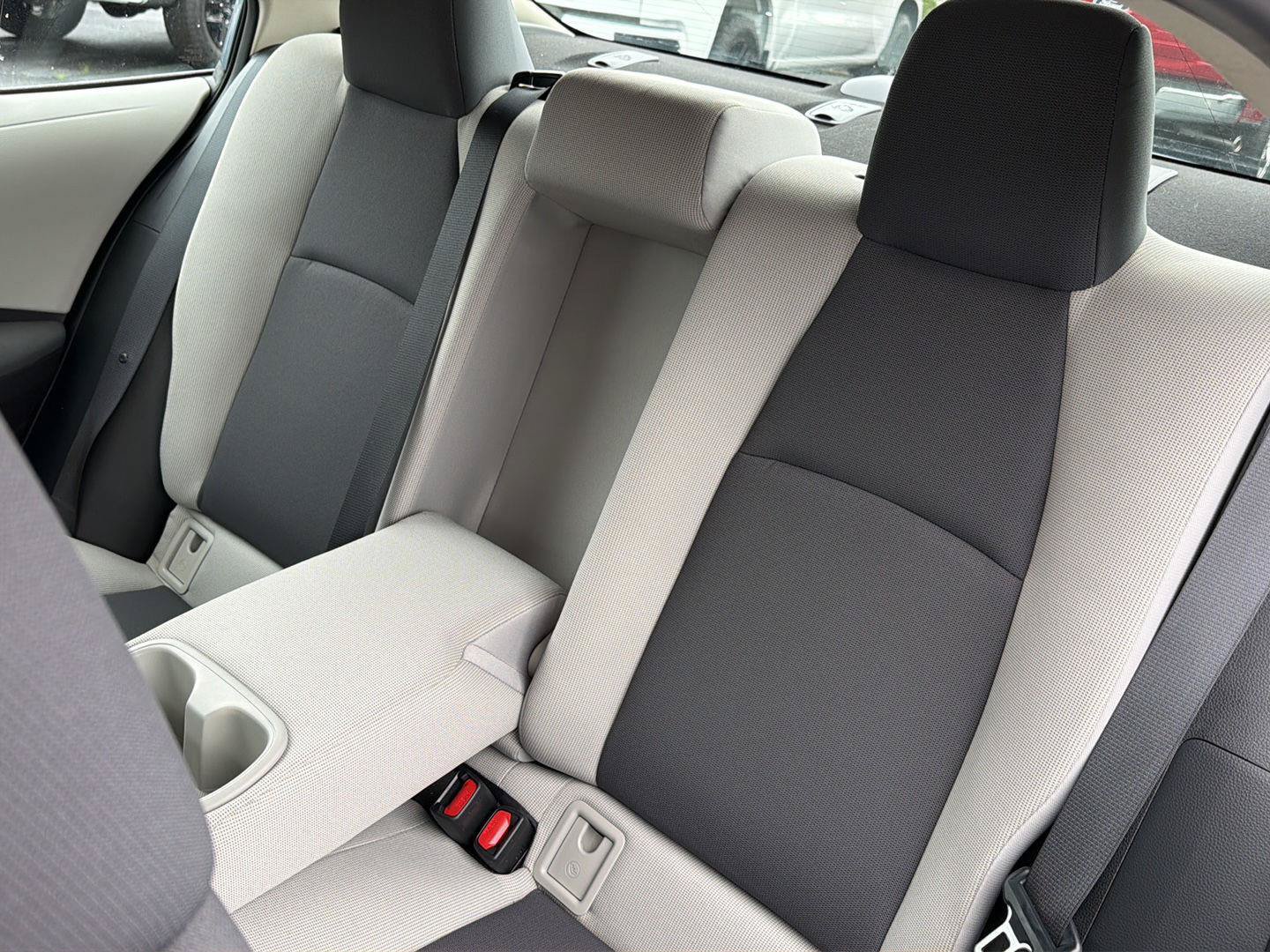 Used 2024 Toyota Corolla LE FWD image 30
