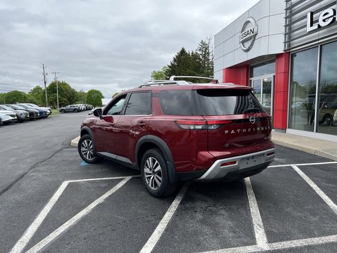 Used 2022 Nissan Pathfinder SL image 9