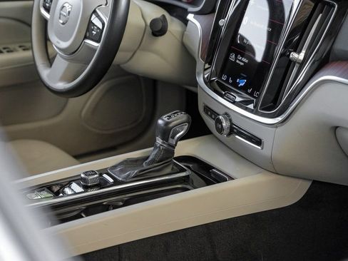 Used 2021 Volvo S60 T5 Momentum image 21