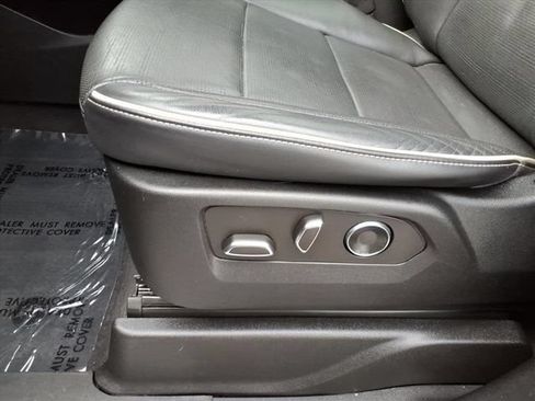Used 2023 Cadillac Escalade Premium Luxury AWD/4WD image 13