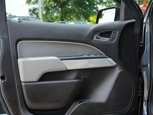 Used 2019 Chevrolet Colorado LT w/ LT Convenience Package AWD/4WD image 13