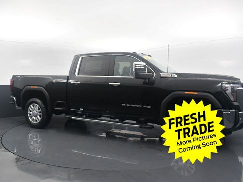 Used 2024 GMC Sierra 2500 SLT w/ SLT Premium Package image 3