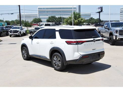 Used 2024 Nissan Pathfinder S FWD image 4
