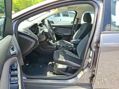 Used 2014 Ford Focus SE image 18