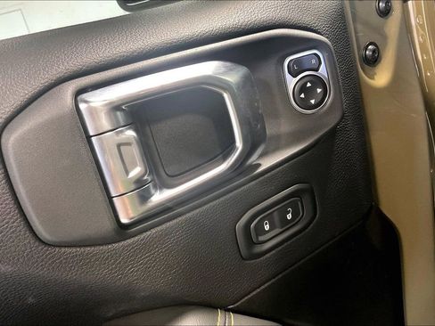 New 2025 Jeep Gladiator Sport image 19