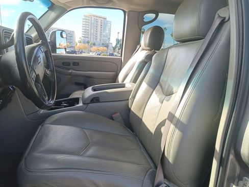 Used 2006 Chevrolet Silverado 3500 LT w/ Heavy-Duty Power Package image 10