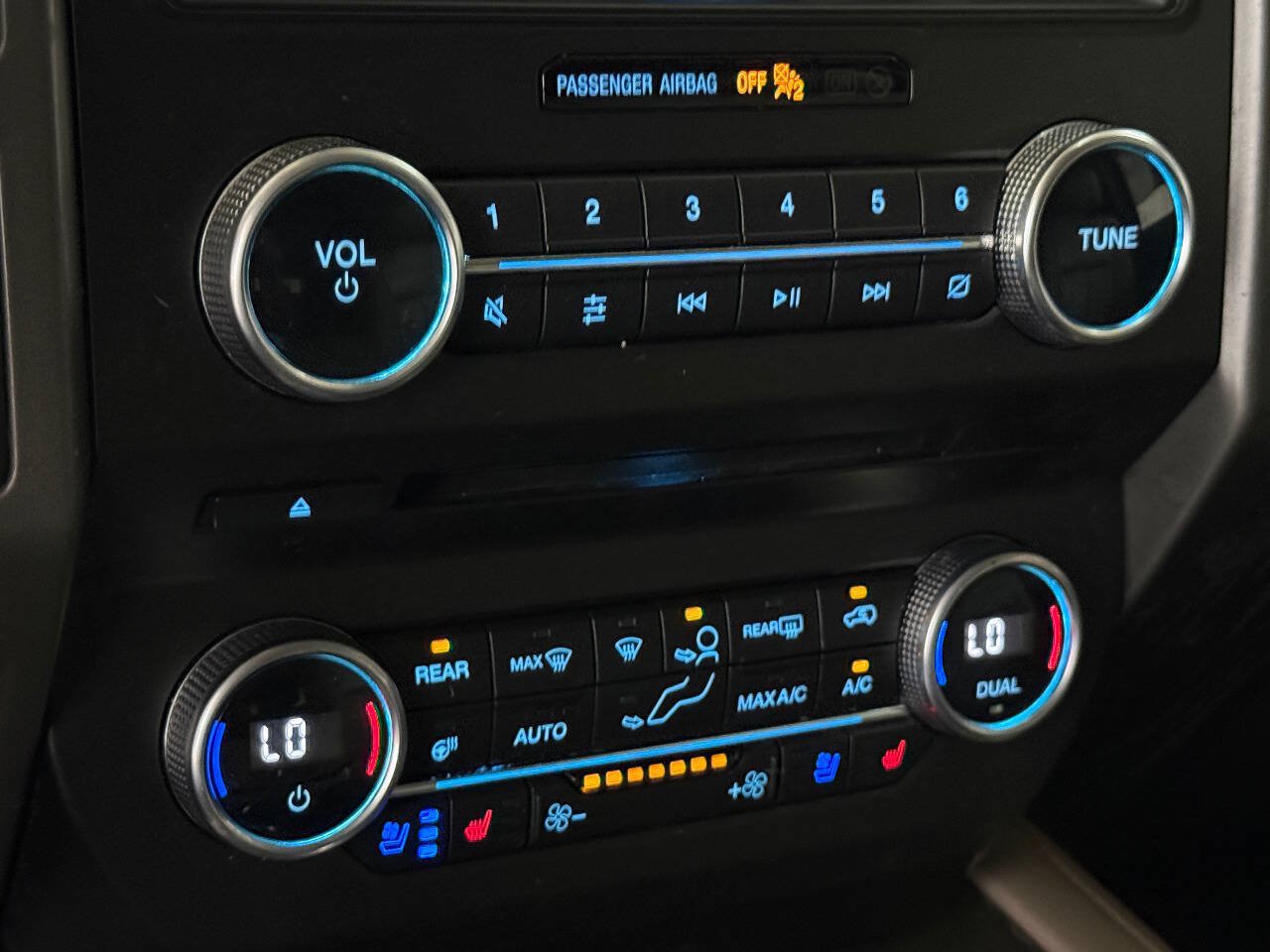 Used 2018 Ford Expedition XLT w/ Equipment Group 202A RWD image 51