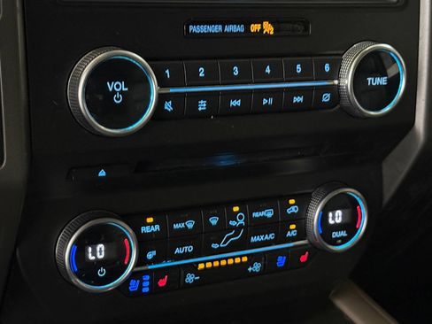 Used 2018 Ford Expedition XLT w/ Equipment Group 202A RWD image 51