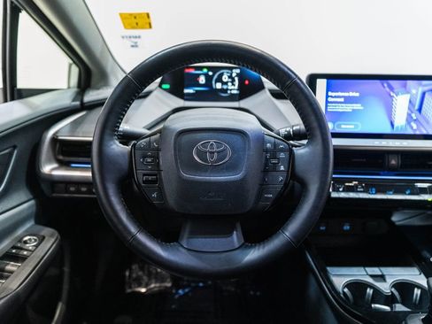 Certified 2025 Toyota Prius XLE FWD image 16