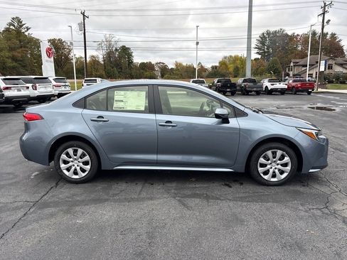 New 2026 Toyota Corolla LE image 2