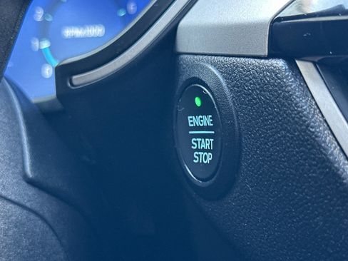 Used 2021 Ford Escape SEL w/ Technology Package AWD/4WD image 23