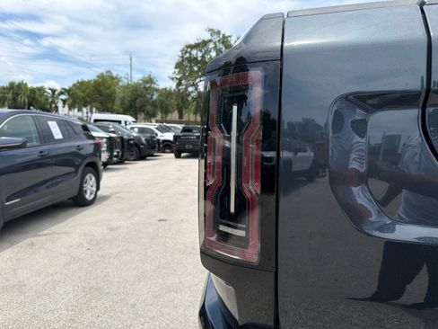 Used 2026 GMC Hummer EV 4x4 Crew Cab image 13