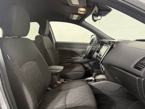 Used 2025 Mitsubishi Outlander Sport AWD image 10