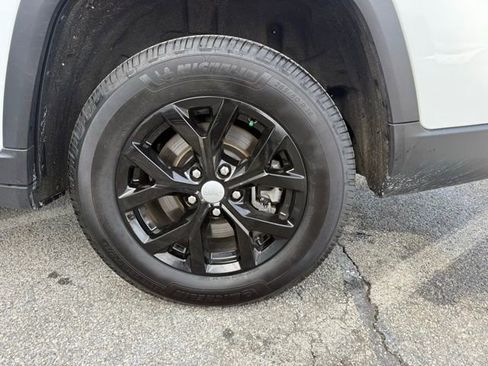 Used 2022 Jeep Grand Cherokee L Limited image 10