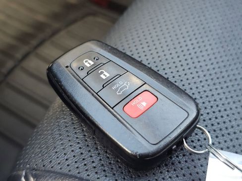 Used 2022 Toyota Highlander Limited image 35