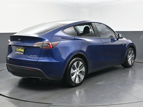 Used 2021 Tesla Model Y Long Range image 4