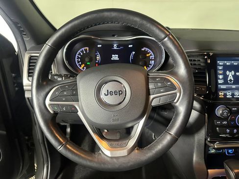 Used 2021 Jeep Grand Cherokee Laredo X AWD/4WD image 11