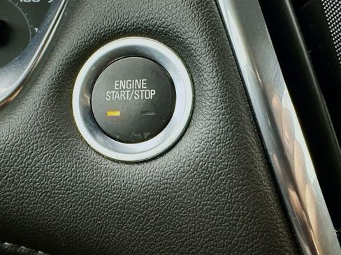 Used 2022 Chevrolet Traverse LT w/ LPO, Cargo Package FWD image 26