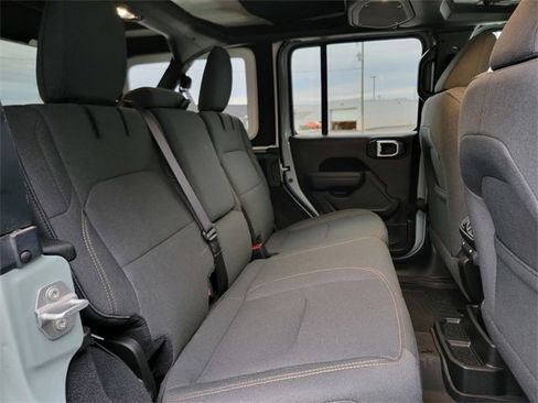 Certified 2024 Jeep Wrangler Unlimited image 23