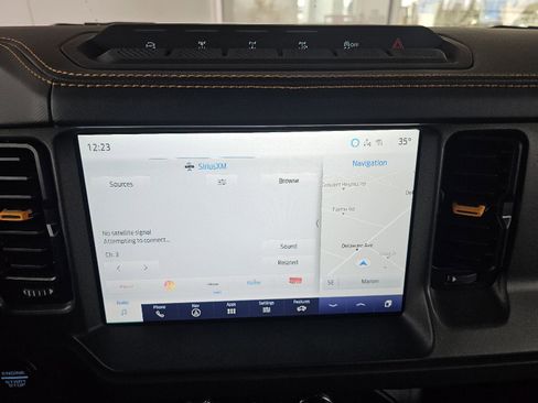 Used 2024 Ford Bronco Badlands image 28