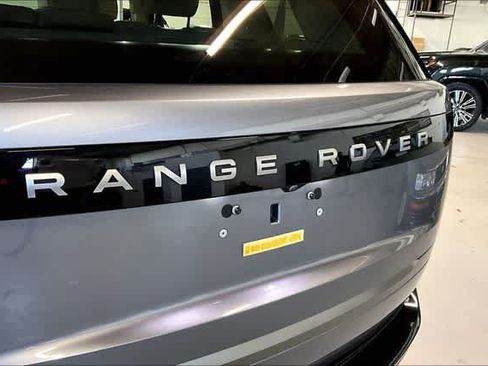 Used 2024 Land Rover Range Rover Long Wheelbase SE AWD/4WD image 24