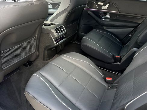 New 2025 Mercedes-Benz GLS 580 4MATIC image 9