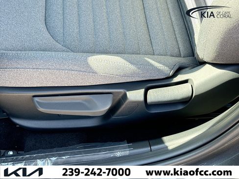 New 2025 Kia K4 EX image 22