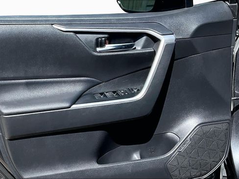Used 2019 Toyota RAV4 XLE Premium FWD image 22