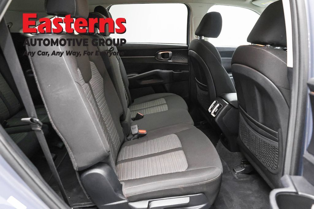 Used 2022 Kia Sorento LX FWD image 21