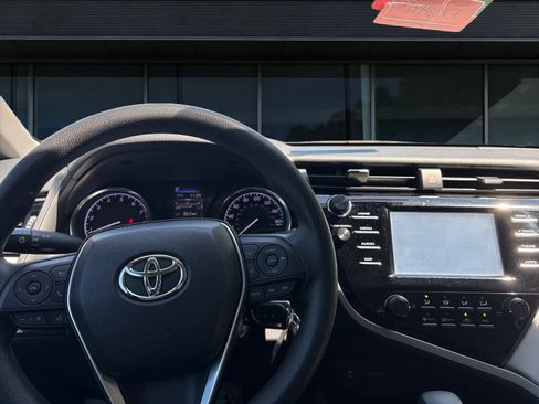 Used 2019 Toyota Camry LE FWD image 3