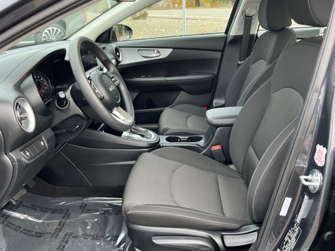 Used 2024 Kia Forte LXS image 10