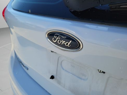 Used 2018 Ford Focus SEL FWD image 30