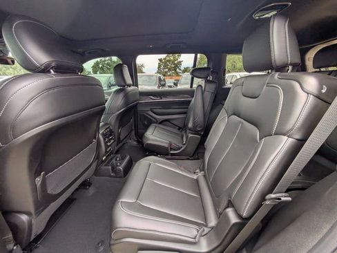 New 2025 Jeep Grand Cherokee L Limited w/ Black Appearance Package image 12