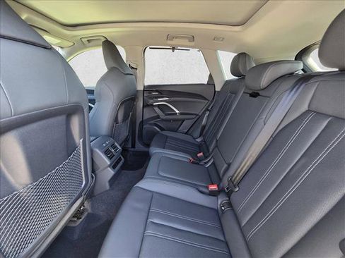 New 2025 Audi Q5 Premium Plus image 16