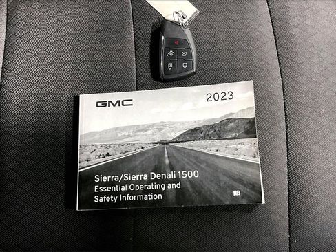 Used 2023 GMC Sierra 1500 SLE image 34